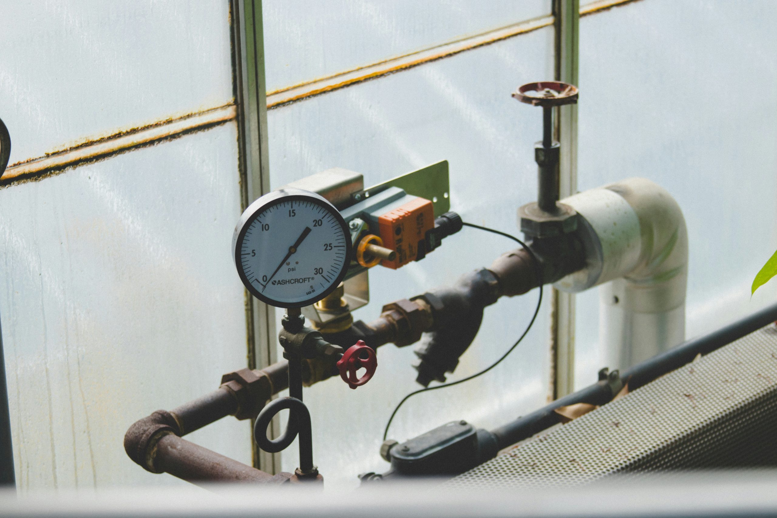 baja presión en tuberías de agua