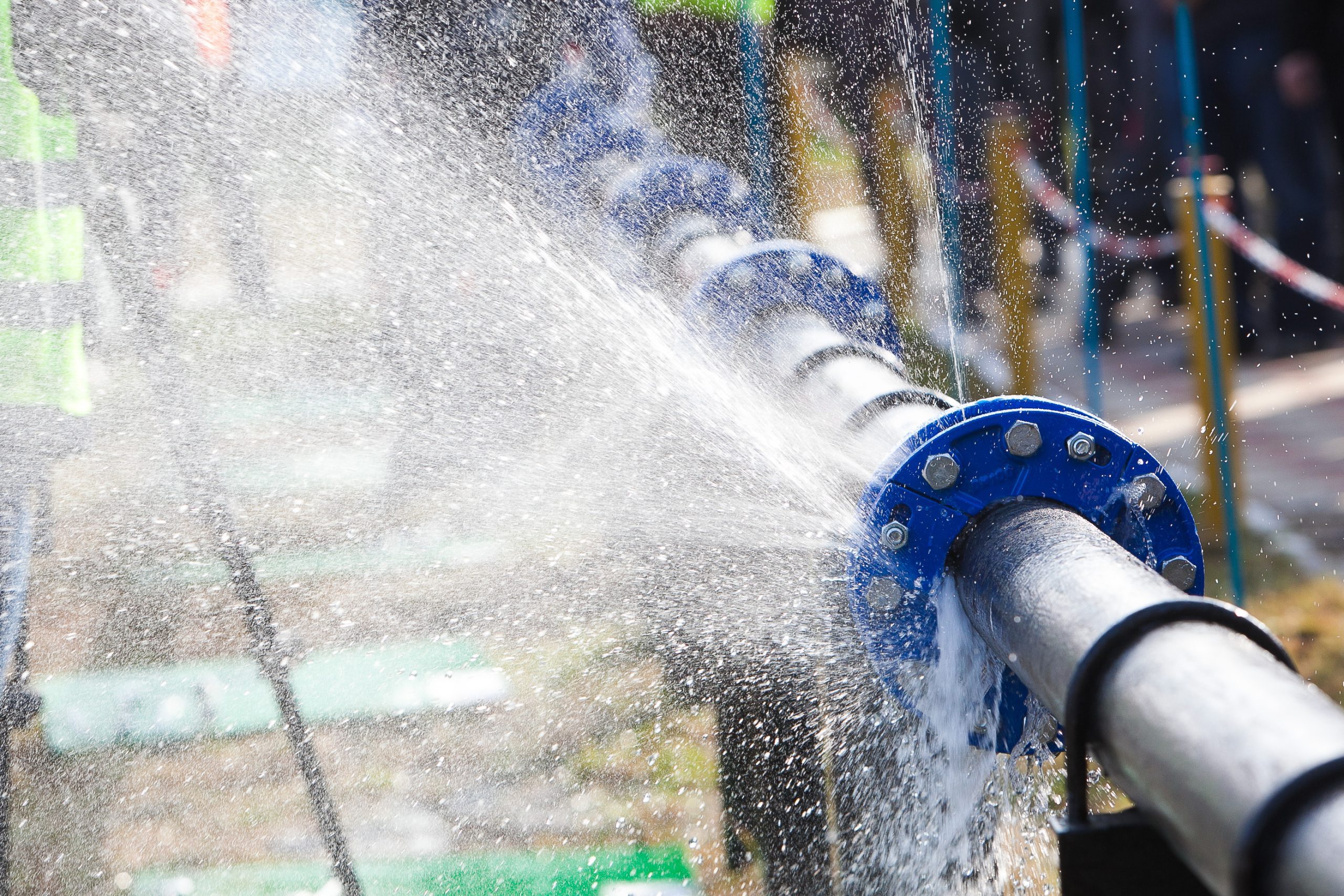 reducir la presión en una tubería de agua